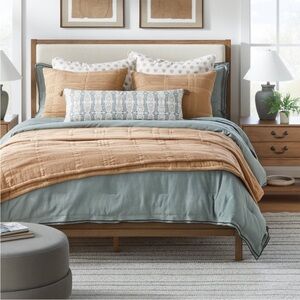 Threshold F/Q Bundle-Waffle Matelasse Quilt and Two Matching Standard Shams,